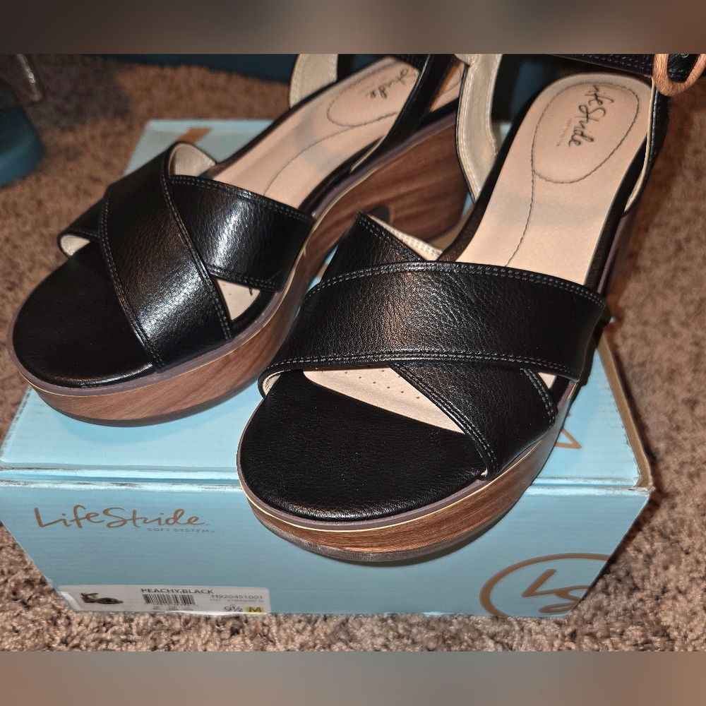Life Stride Black and Tan Women's Sandals